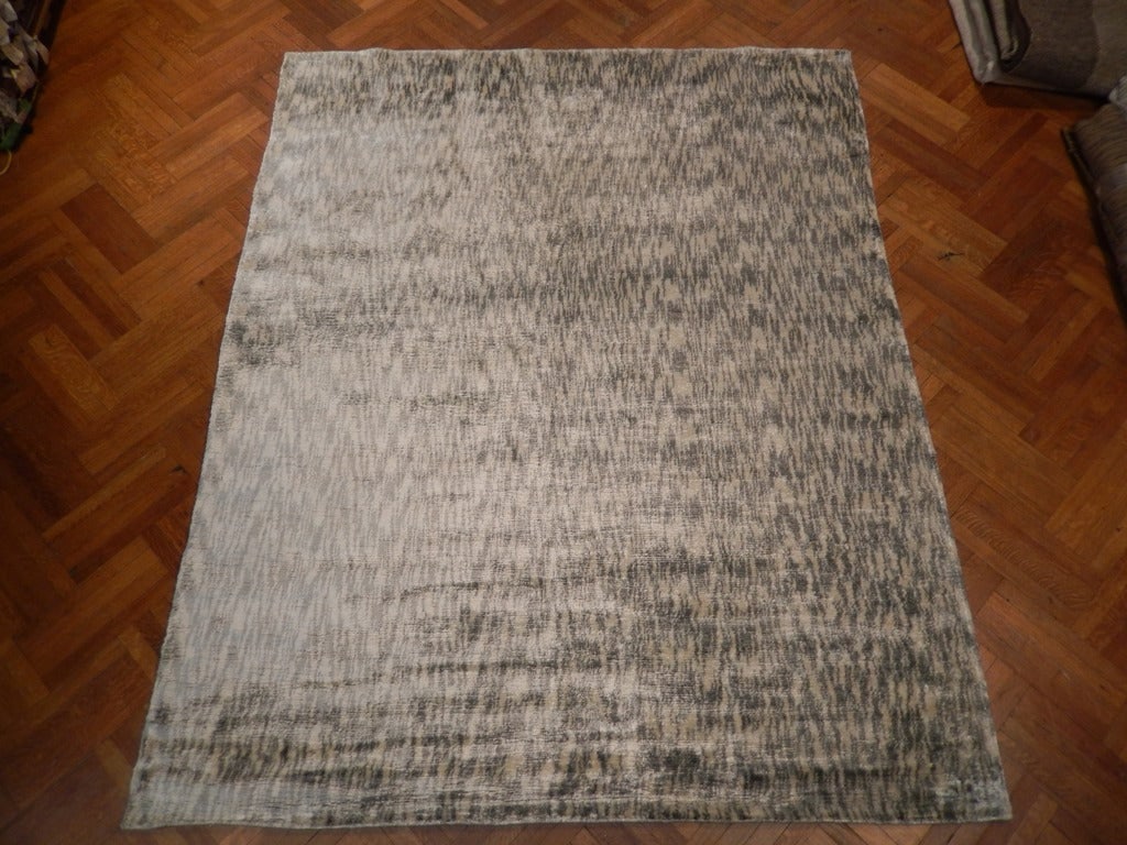 8 x 10 Hand-Knotted Neutral Grey Art Silk Modern Rug: 8 x 10 Hand-Knotted Neutral Grey Art Silk Modern Rug Free continental US Shipping Elevate your space with the 8 x 10 Neutral Grey Color Art Silk Modern Rug, a stunning contemporary addition that bring