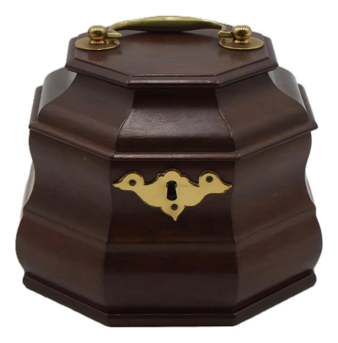Mahogany Tea Caddy Virginia Metalcrafters Colonial Williamsburg: Mahogany Tea Caddy Virginia Metalcrafters Colonial Williamsburg Colonial Williamsburg mahogany tea caddy with an 18th-century inspired traditional design. It features high-quality construction, solid 