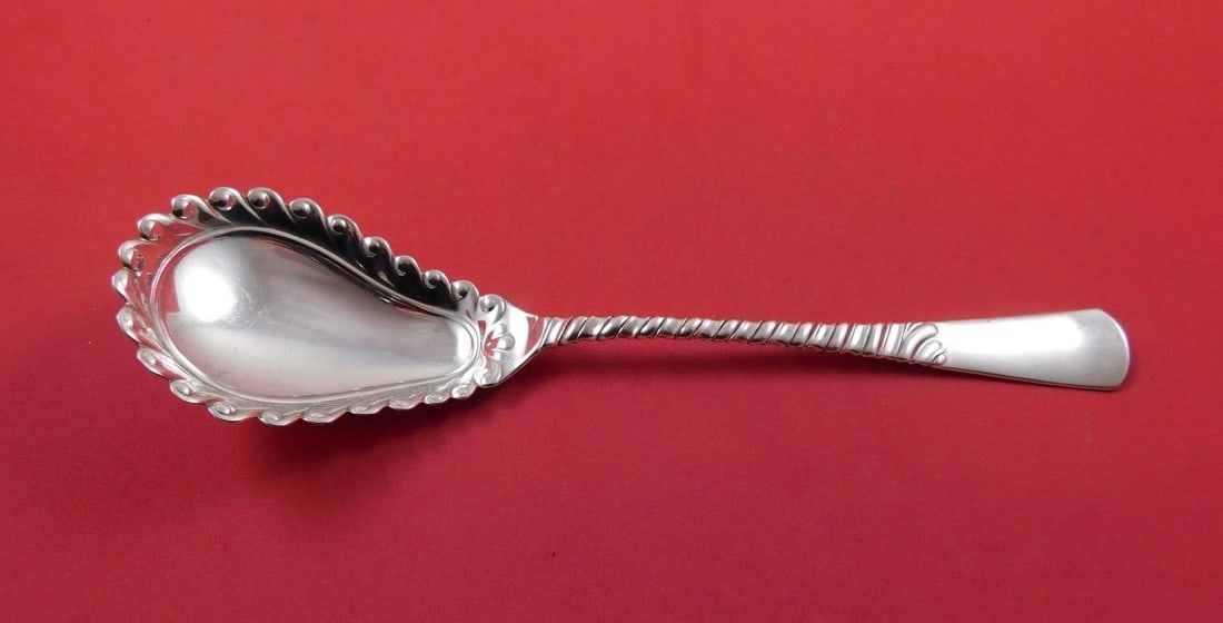 Gorham Colonial Sterling Silver Salad Serving Spoon 8 1/2 in: Gorham Colonial Sterling Silver Salad Serving Spoon 8 1/2 in A Colonial pattern salad serving spoon by Gorham, made of sterling silver and measuring 8 1/2 inches. It is not monogrammed and is in excel