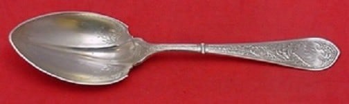 Gorham Raphael Sterling Silver Berry Spoon Goldwashed 9 3/8": Gorham Raphael Sterling Silver Berry Spoon Goldwashed 9 3/8" This exquisite berry spoon is crafted from sterling silver and features a beautiful goldwashed bright-cut design, showcasing the elegance o