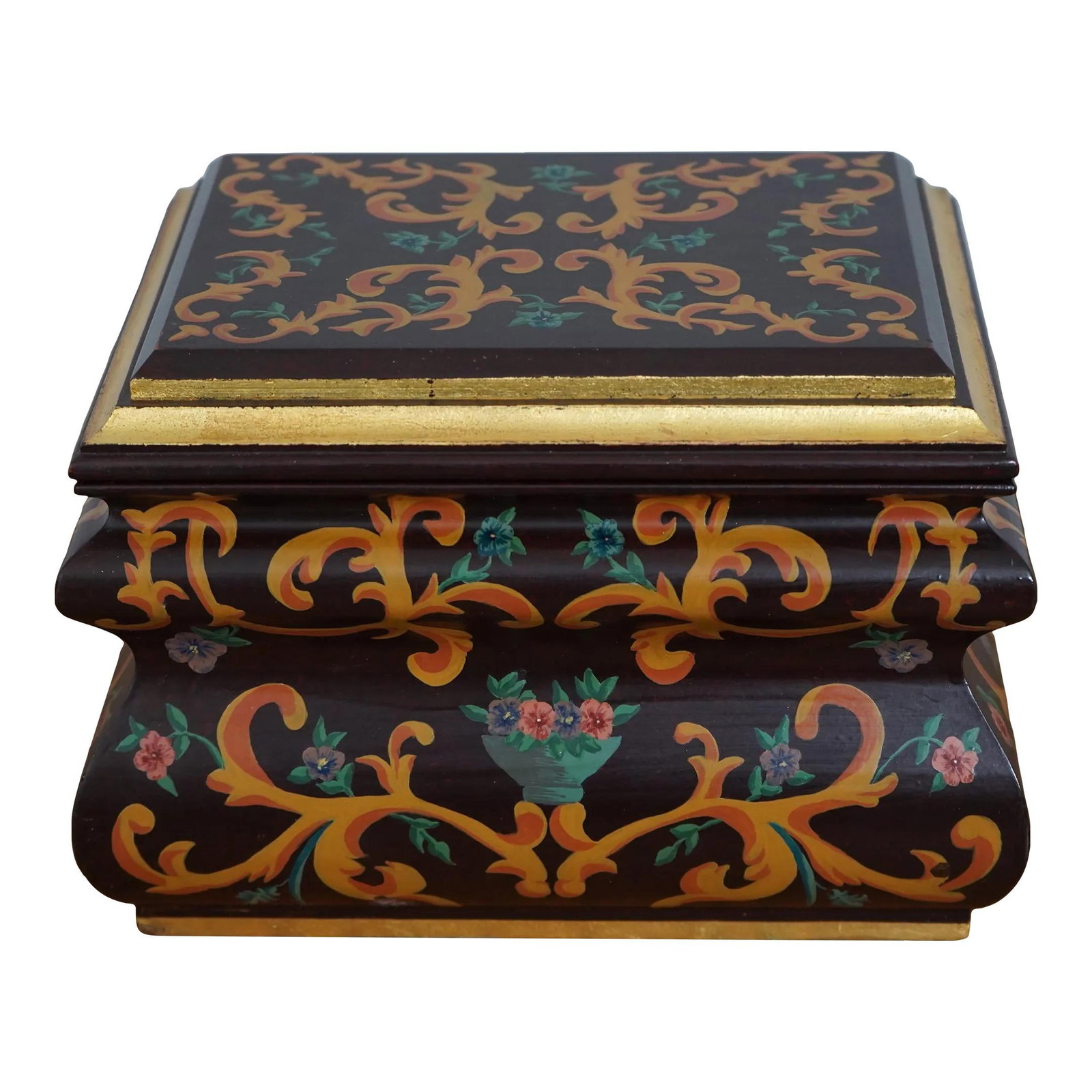 Venetian Style Italian Jewelry Box with Gold Leaf Trim: Venetian Style Italian Jewelry Box with Gold Leaf Trim This exquisite Italian design jewelry box showcases a beautifully painted finish with gold leaf trim, reflecting the elegant Venetian style. Craf