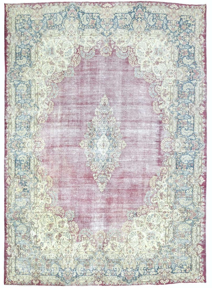 Vintage Handmade 10X13 ft Oriental Rug Floral Wool Carpet: Vintage Handmade 10X13 ft Oriental Rug Floral Wool Carpet Elevate your living space with this stunning handmade antique distressed oriental rug, a classic piece that embodies vintage charm. Measuring 