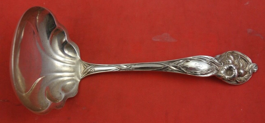 Watson Orchid Sterling Silver Gravy Ladle Fluted Bowl 6.5 Inch: Watson Orchid Sterling Silver Gravy Ladle Fluted Bowl 6.5 Inch This exquisite gravy ladle from the Orchid pattern by Watson is crafted from high-quality sterling silver. With a beautifully fluted bowl
