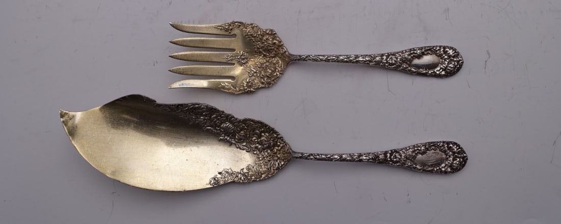 Durgin Chrysanthemum Sterling Silver Fish Serving Set 10 5/8" Knife (1 of 2)