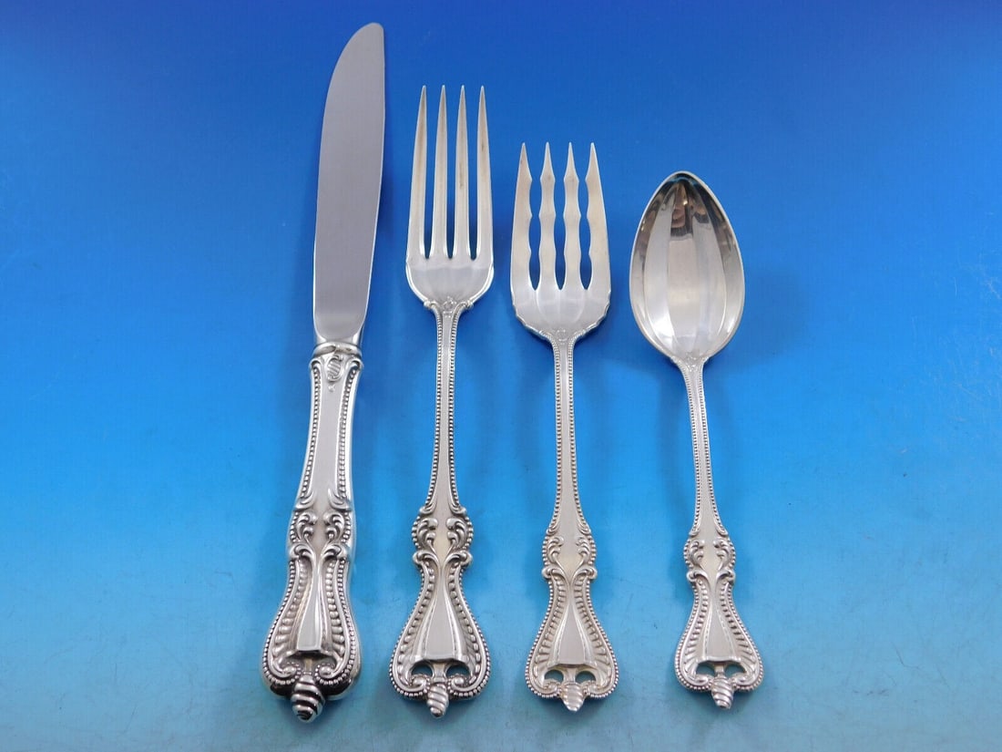 Towle Old Colonial Sterling Silver 4-Piece Place Setting: Towle Old Colonial Sterling Silver 4-Piece Place Setting Enhance your dining experience with this exquisite 4-piece place setting in the Old Colonial pattern by Towle. Crafted from high-quality sterli