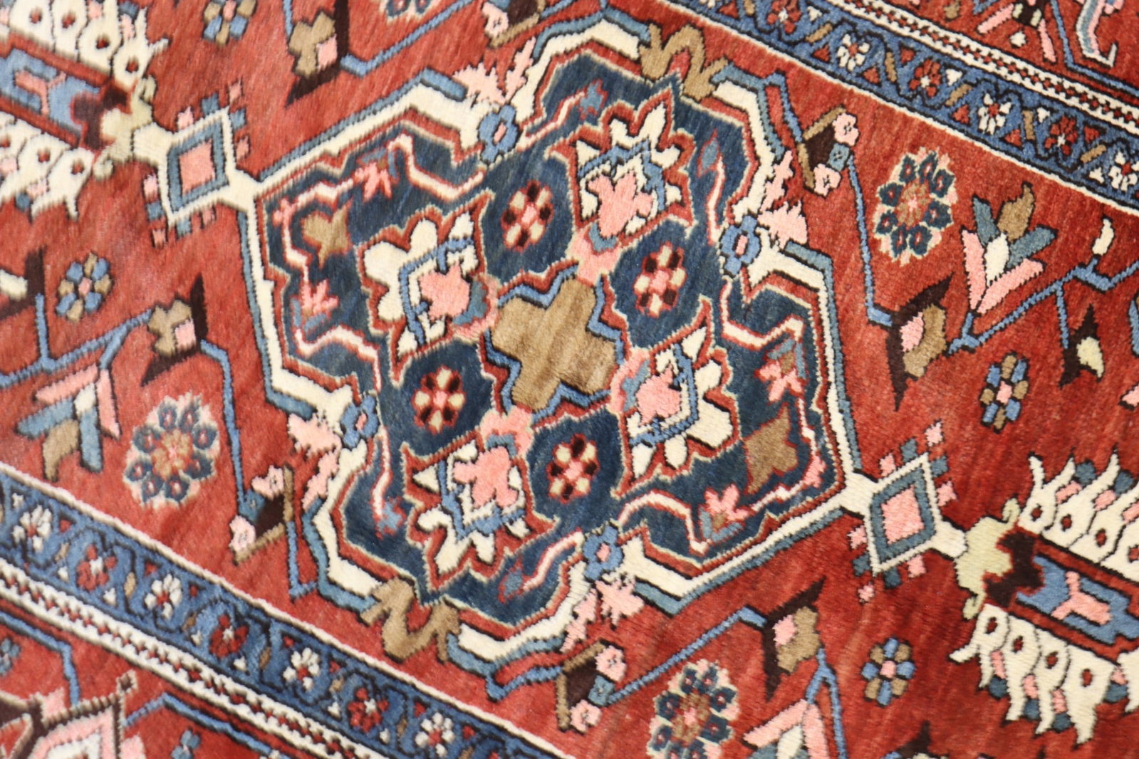 4' 7" x 6' 4" Persian Heriz Serapi Accent Rug (1 of 7)