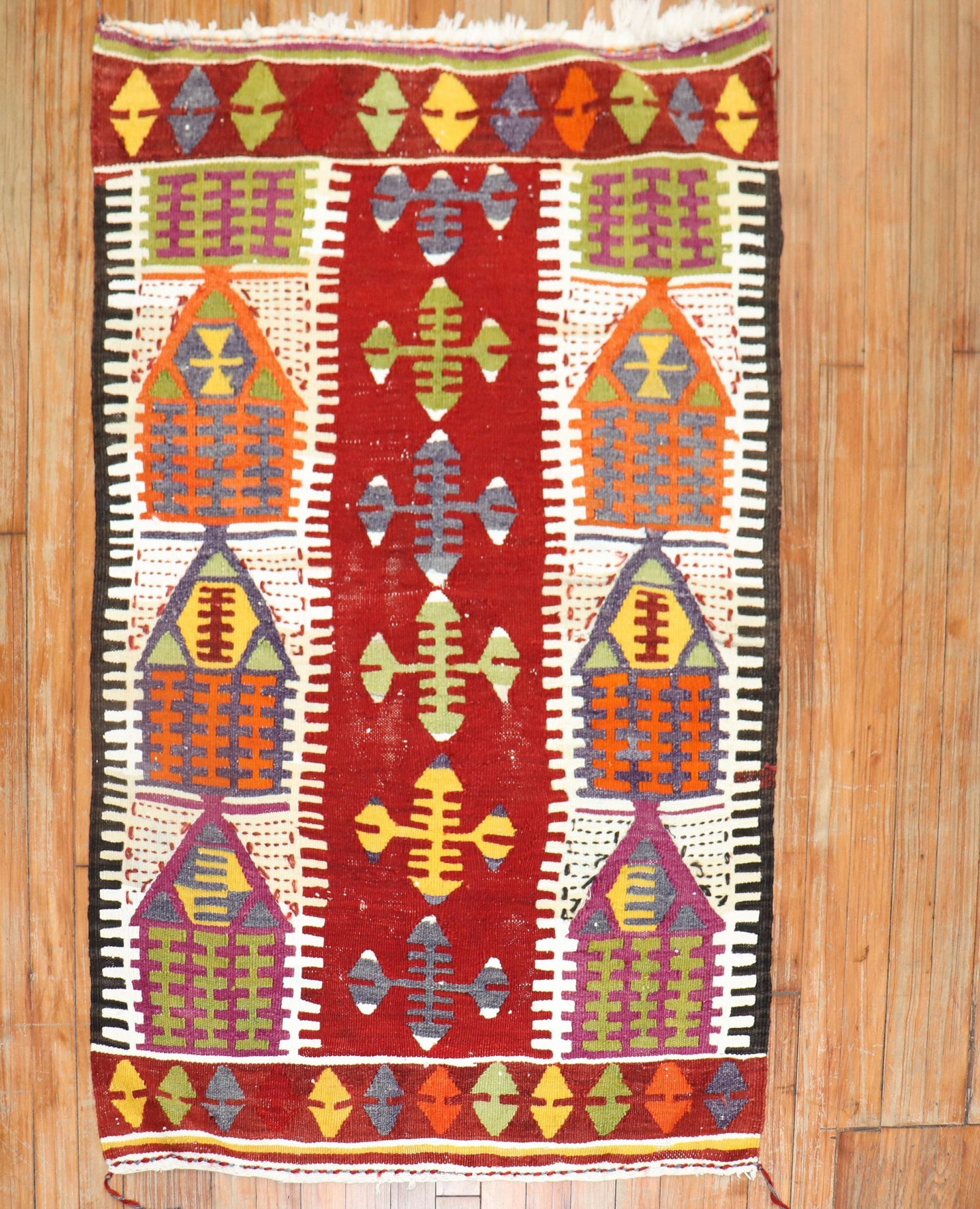 2' 10" x 4' 3" Turkish Kilim Prayer Design Rug: 2' 10" x 4' 3" Turkish Kilim Prayer Design Rug 20th century Turkish kilim flat-weave featuring a prayer design. This pre-owned small rug showcases a colorful geometric pattern. Specifications Origin: 