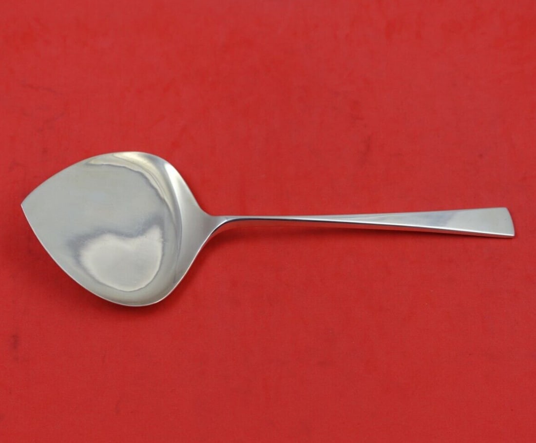 Reed and Barton Dimension Sterling Silver Tomato Server 8 1/4" (1 of 3)