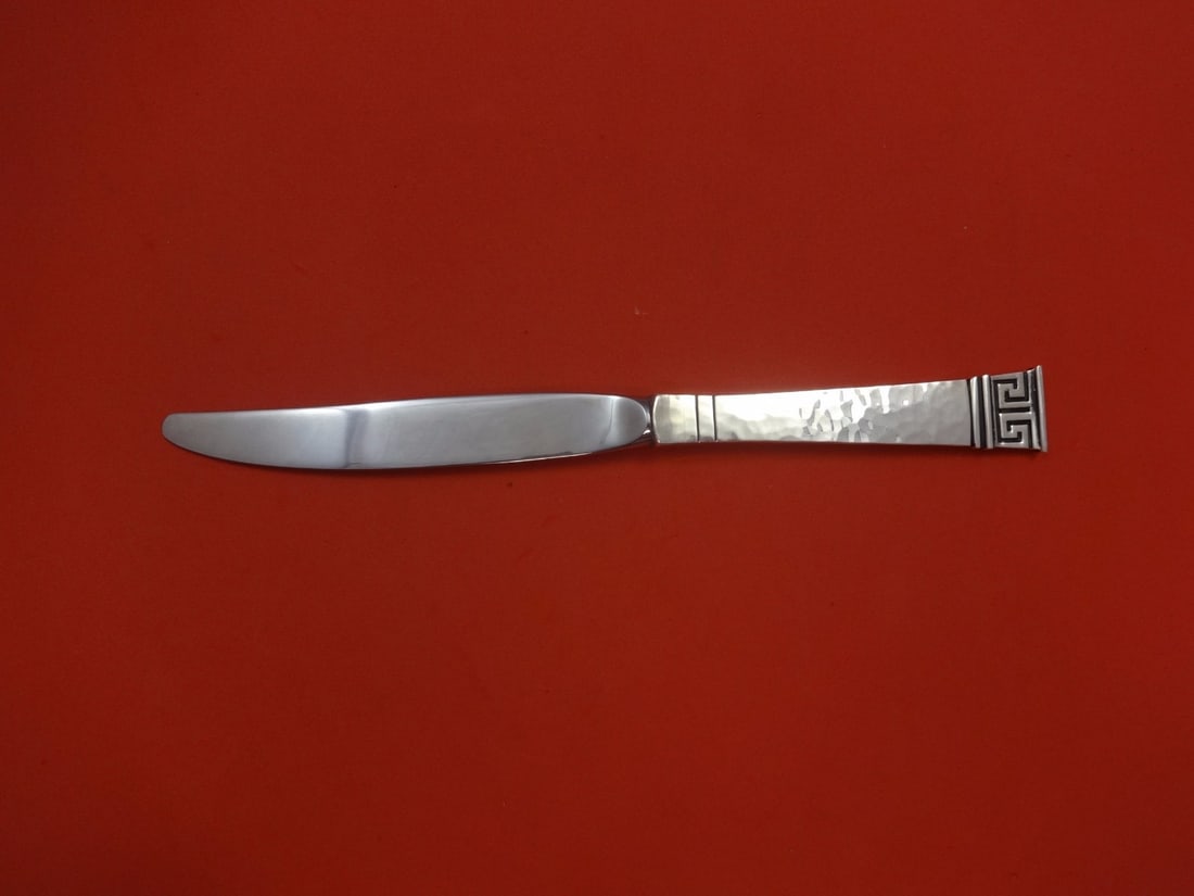 Old Newbury Crafters Dynasty Sterling Silver Dinner Knife 9 5/8": Old Newbury Crafters Dynasty Sterling Silver Dinner Knife 9 5/8" This exquisite dinner knife from the Dynasty pattern by Old Newbury Crafters features a hollow handle crafted from sterling silver, com