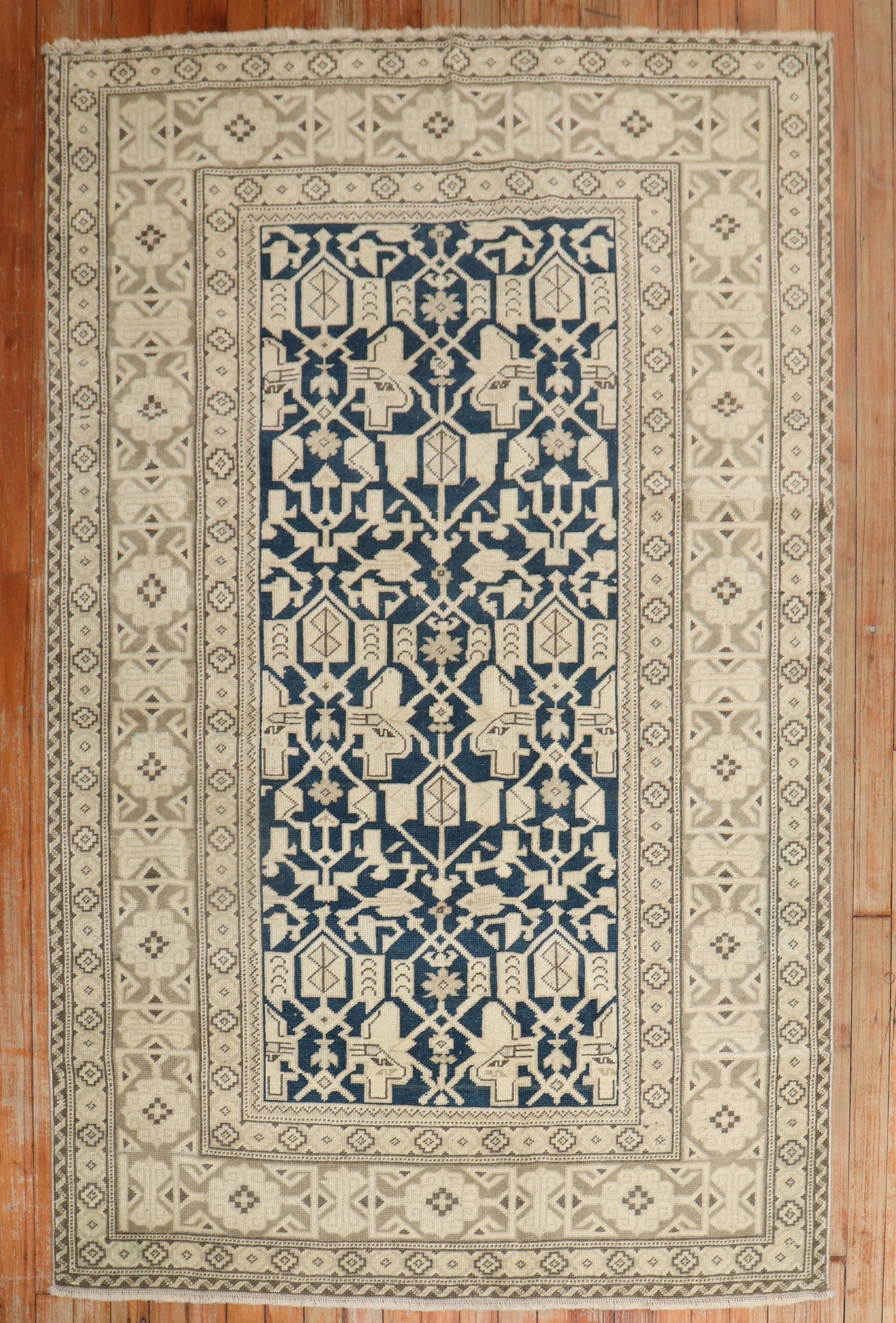 1930s Caucasian Perpedil scatter rug 3' 10" x 5' 8": 1930s Caucasian Perpedil scatter rug 3' 10" x 5' 8" Vintage Caucasian Perpedil scatter size rug from the 1930s. This pre-owned rug features a detailed floral and geometric design. Specifications Type: