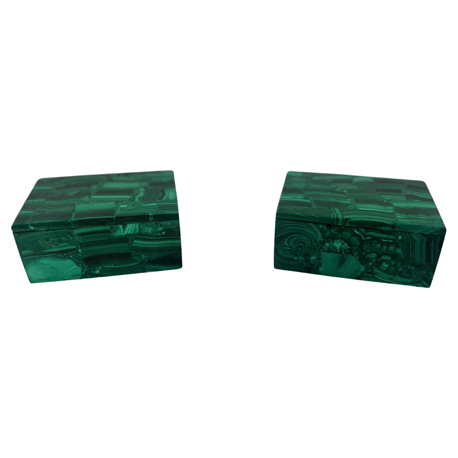Vintage Italian Malachite Lidded Box Pair 20th Century: Vintage Italian Malachite Lidded Box Pair 20th Century This exquisite pair of vintage lidded boxes showcases the stunning beauty of malachite, featuring matched gemstone surfaces that highlight the na