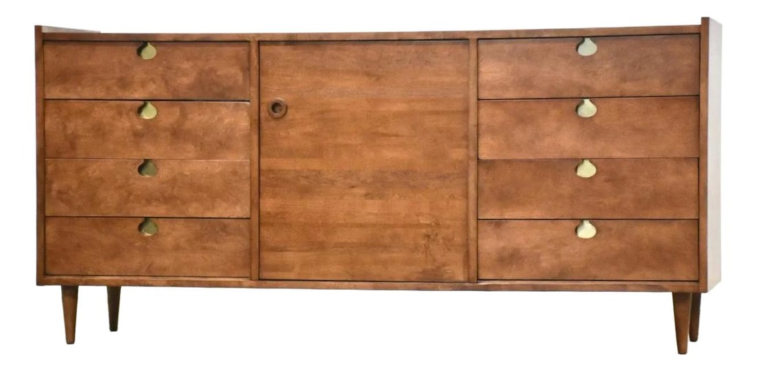 Mid Century Modern Edmond Spence Maple Dresser with Brass Accents: Mid Century Modern Edmond Spence Maple Dresser with Brass Accents This elegant mid-century modern dresser, designed by Edmond Spence, showcases a refined maple finish complemented by polished brass ac