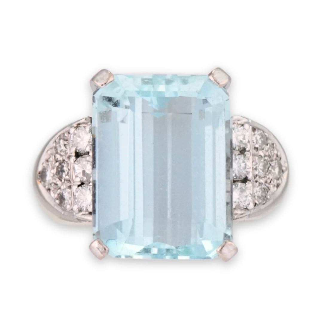 Unbranded Vintage 14K Yellow Gold Ring with Aquamarine and Diamonds: Unbranded Vintage 14K Yellow Gold Ring with Aquamarine and Diamonds Vintage ladies ring crafted in 14K yellow gold and set with a natural light blue rectangular aquamarine accented by round brilliant 