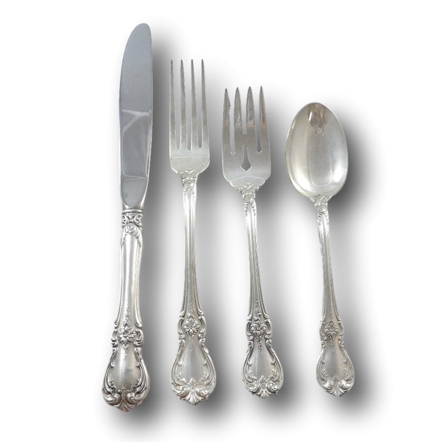 Towle Old Master Sterling Silver Flatware Set for 6 - 24 Pieces: Towle Old Master Sterling Silver Flatware Set for 6 - 24 Pieces Discover the timeless elegance of the Old Master pattern by Towle, a sterling silver flatware set that beautifully combines traditional 