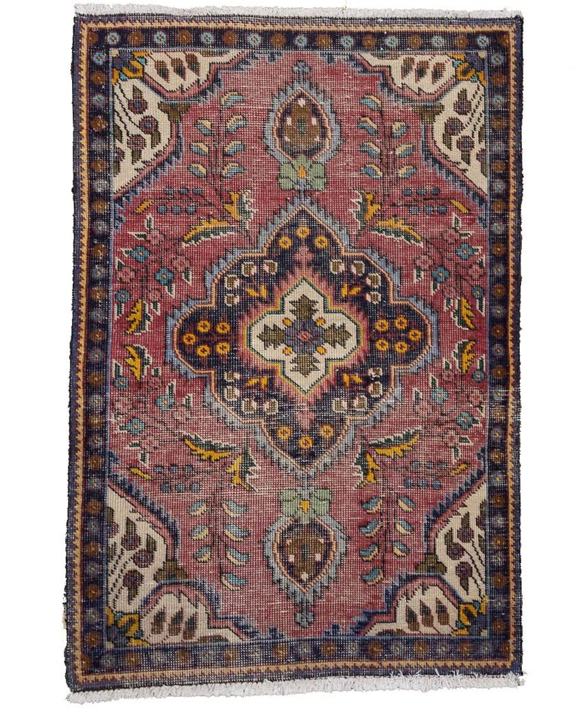 Hand Knotted Wool Oriental Entry Rug Floral Traditional 3'4 x 4'8: Hand Knotted Wool Oriental Entry Rug Floral Traditional 3'4 x 4'8 Handmade semi-antique oriental area rug with a classic floral pattern and traditional styling. This rectangular wool rug features mute