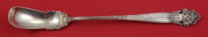 Towle Georgian Sterling Silver Horseradish Scoop 6 1/8 Inch: Towle Georgian Sterling Silver Horseradish Scoop 6 1/8 Inch This exquisite Georgian horseradish scoop by Towle is crafted from high-quality sterling silver, showcasing the elegant design of the Georgi