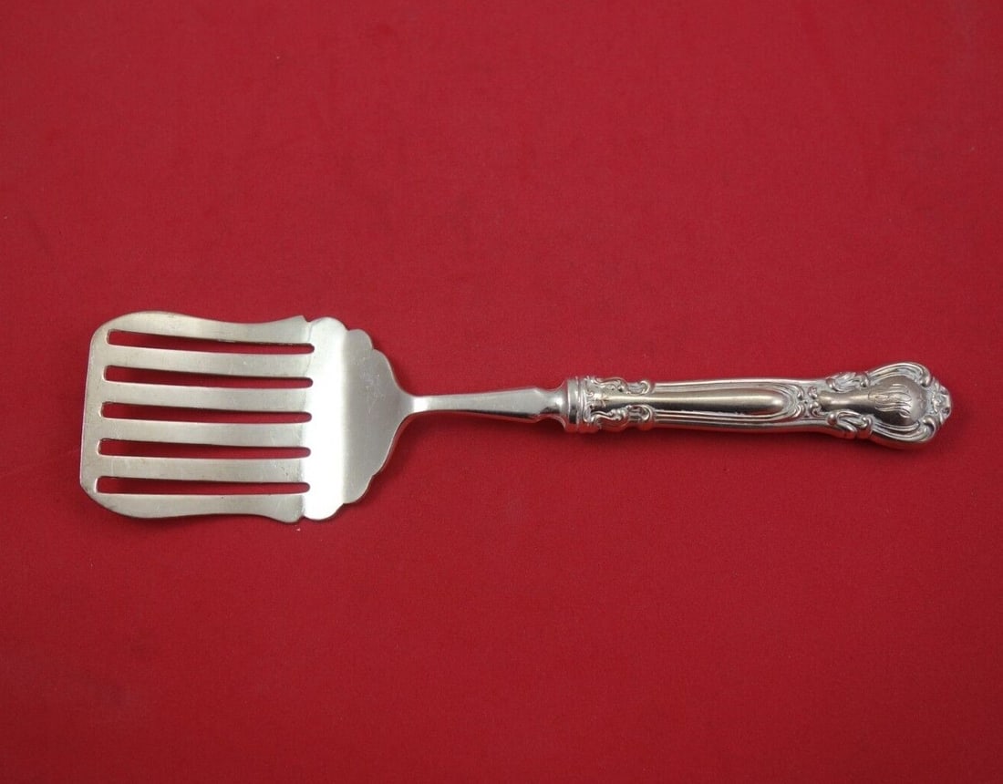 Chantilly Gorham Sterling Silver Entree Server 8 1/4 inches: Chantilly Gorham Sterling Silver Entree Server 8 1/4 inches Enhance your dining experience with this exquisite Chantilly by Gorham Entree Server. Crafted from high-quality sterling silver, this piece 
