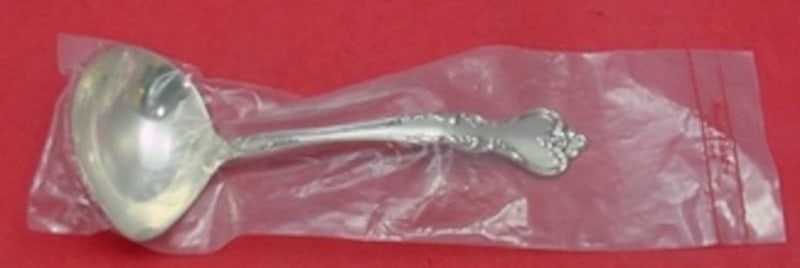 Sterling Silver Gravy Ladle 6 5/8 Inch Savannah Pattern by Reed and Barton: Sterling Silver Gravy Ladle 6 5/8 Inch Savannah Pattern by Reed and Barton This is a Reed & Barton Savannah pattern sterling silver gravy ladle, measuring 6 5/8 inches in length. The ladle is in un-us