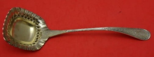 Gorham Hindostanee Sterling Silver Soup Ladle 14 Inch Gold Washed Brite-Cut: Gorham Hindostanee Sterling Silver Soup Ladle 14 Inch Gold Washed Brite-Cut Discover the exquisite craftsmanship of this Gorham Sterling Silver Soup Ladle, featuring the elegant Hindostanee pattern. T