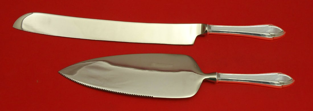 2pc Queen Elizabeth wedding cake set by Dominick and Haff sterling silver: 2pc Queen Elizabeth wedding cake set by Dominick and Haff sterling silver Custom Queen Elizabeth wedding cake set by Dominick & Haff, made in the United States. This 2-piece set features a sterling si