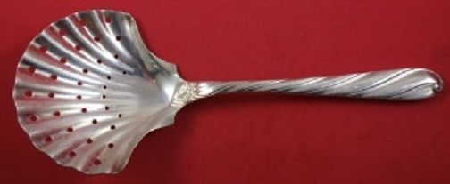 Buccellati Torchon Sterling Silver Ice Pea Spoon 8 5/8": Buccellati Torchon Sterling Silver Ice Pea Spoon 8 5/8" Introducing the exquisite Torchon ice/pea spoon from Buccellati, crafted from high-quality sterling silver. This elegant serving spoon measures 