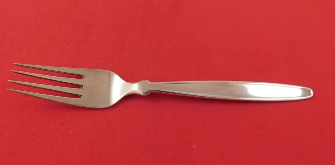 Sterling Silver Dinner Fork Rie Pattern by E. Dragsted 7 1/2": Sterling Silver Dinner Fork Rie Pattern by E. Dragsted 7 1/2" A Rie by E. Dragsted sterling silver dinner fork measuring 7 1/2 inches. It is not monogrammed and is in excellent pre-owned condition. Ma