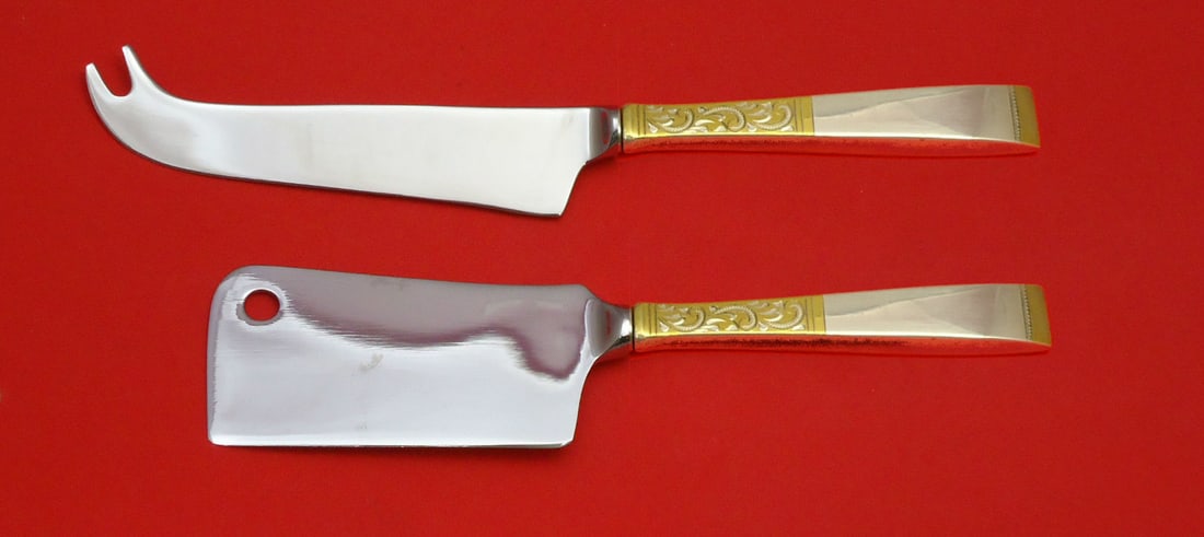 Gorham Golden Scroll Sterling Silver Cheese Server Set 2P: Gorham Golden Scroll Sterling Silver Cheese Server Set 2P Experience the elegance of the Golden Scroll pattern by Gorham with this exquisite two-piece cheese server set. Crafted from sterling silver, 