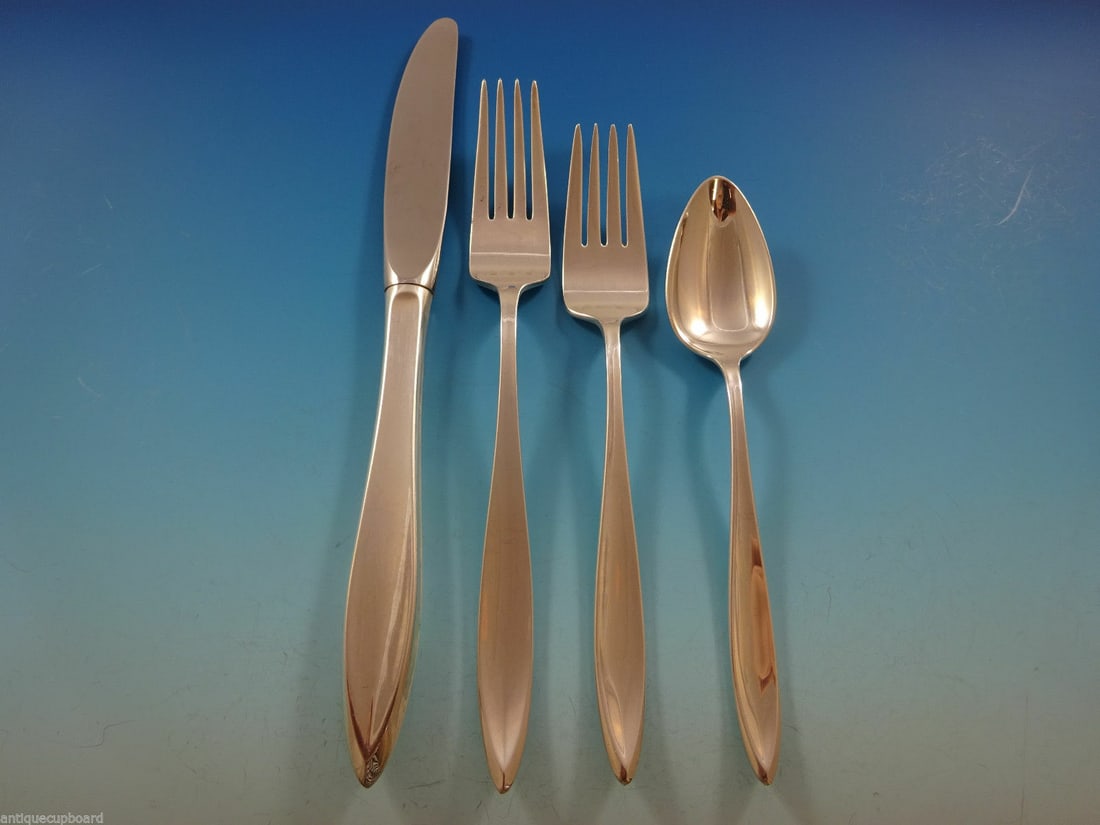 Gorham Esprit Sterling Silver 4-Piece Place Setting: Gorham Esprit Sterling Silver 4-Piece Place Setting Enhance your dining experience with this exquisite 4-piece regular place setting from the Esprit pattern by Gorham. Crafted from high-quality sterli