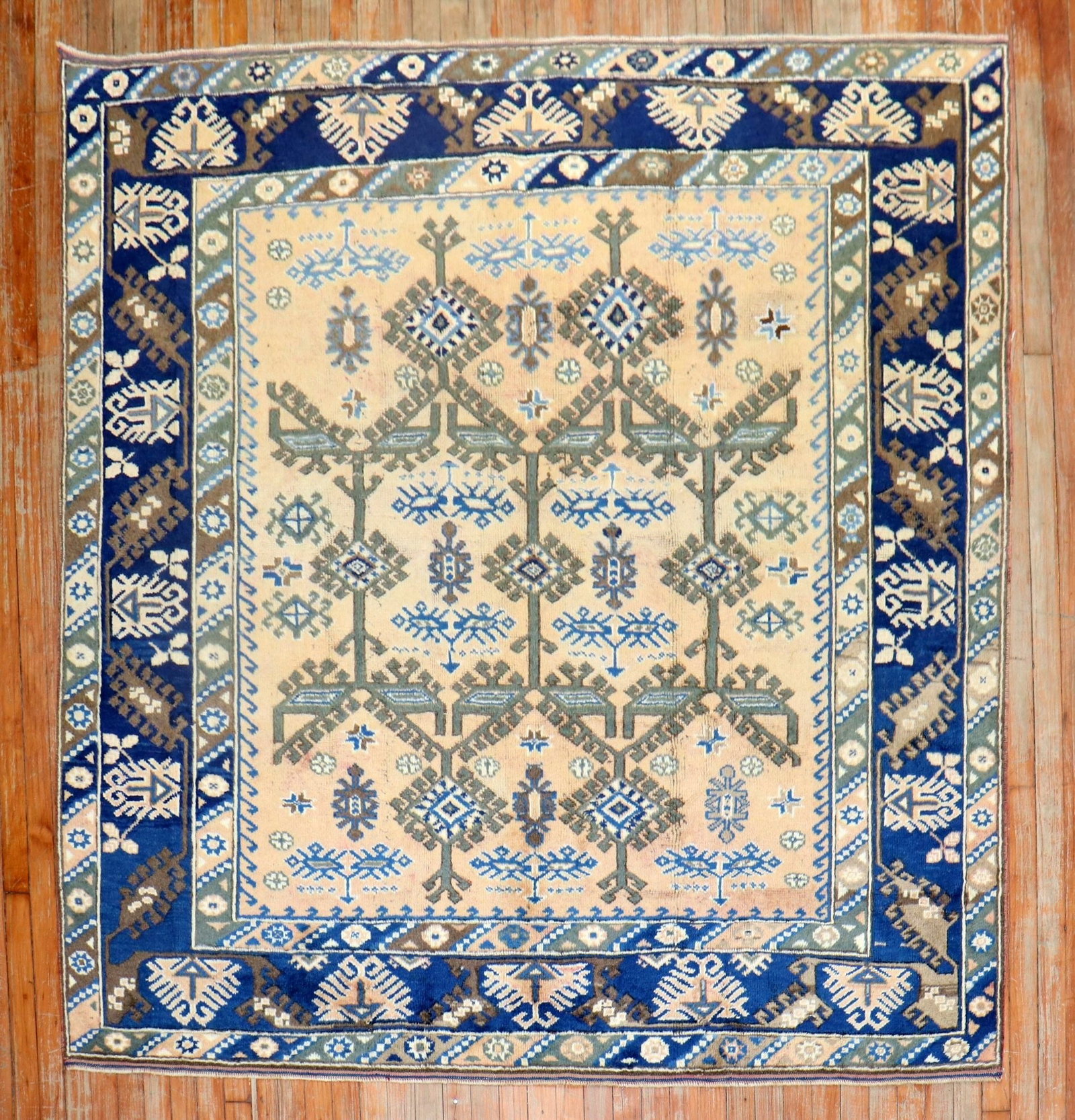 6' 5" x 6' 7" Turkish Konya square rug: 6' 5" x 6' 7" Turkish Konya square rug Late 20th century Turkish Konya square village rug with a pre-owned condition. This piece is identified as an intermediate category square rug. Specifications Or