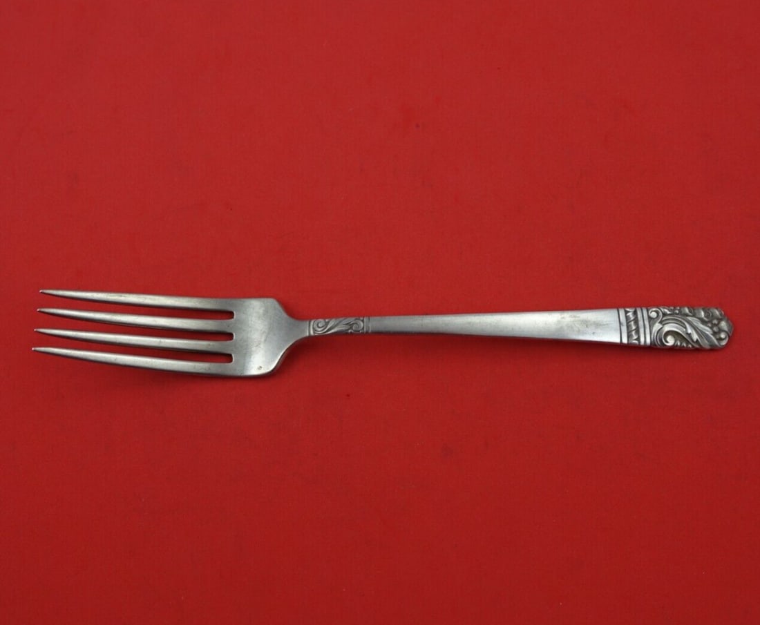 Oneida Mansion House Sterling Silver Dinner Fork 7 3/4 Inch Heirloom: Oneida Mansion House Sterling Silver Dinner Fork 7 3/4 Inch Heirloom This exquisite dinner fork features the Mansion House pattern by Oneida, crafted from high-quality sterling silver. Measuring 7 3/4