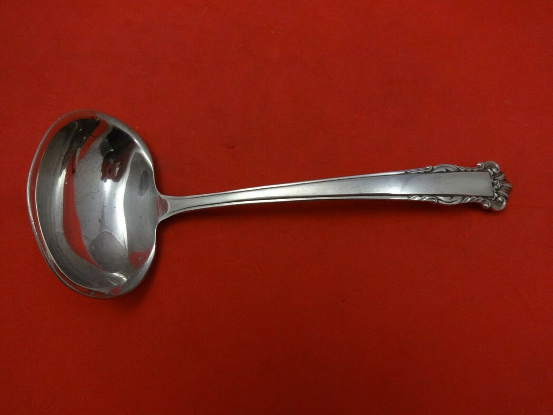 Lunt Sterling Silver English Shell Gravy Ladle 5 7/8 Inch (1 of 2)