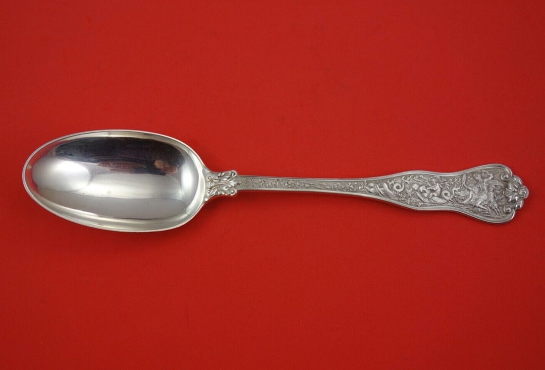 Tiffany Co Olympian Sterling Silver 8 1/2 in Serving Spoon: Tiffany Co Olympian Sterling Silver 8 1/2 in Serving Spoon A Tiffany & Co. Olympian sterling silver serving spoon measuring 8 1/2 inches long. It is not monogrammed and is in excellent pre-owned condi