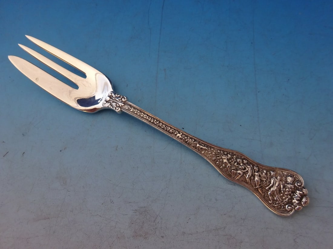 Tiffany & Co Olympian Sterling Silver 3-Tine Caviar Fork 5 7/8 Antique: Tiffany & Co Olympian Sterling Silver 3-Tine Caviar Fork 5 7/8 Antique This exquisite 3-tine caviar fork from the Olympian pattern by Tiffany & Co. is a remarkable example of fine serving ware. Crafte