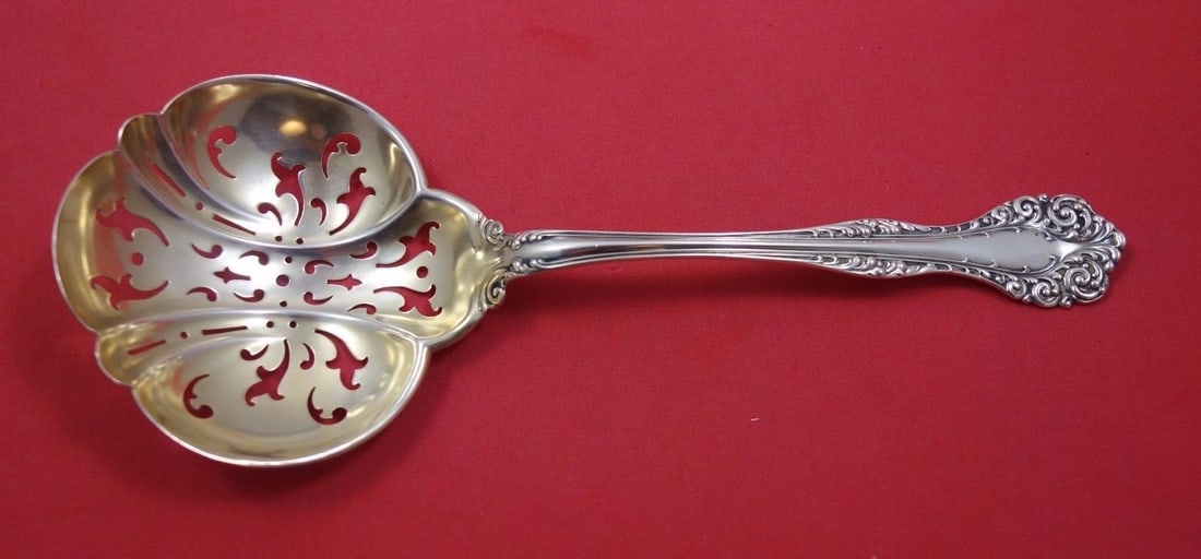 Alvin Florentine Sterling Silver Pea Spoon Gold Wash 8.5 inches: Alvin Florentine Sterling Silver Pea Spoon Gold Wash 8.5 inches This exquisite Florentine by Alvin pea spoon is crafted from sterling silver and features a beautiful gold wash. Measuring 8 1/2 inches,