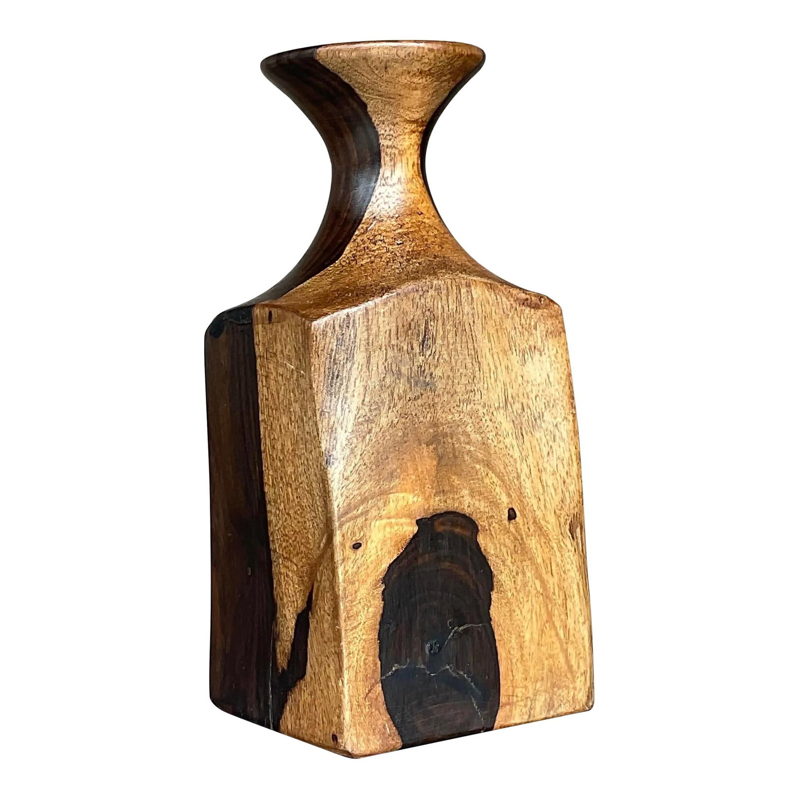 Chic Vintage Boho Wood Carved Vase from Palm Beach Estate: Chic Vintage Boho Wood Carved Vase from Palm Beach Estate This vintage boho carved wood vase showcases a chic organic design, characterized by flowing lines and exquisite wood grain details. Acquired 