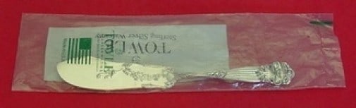 Towle Georgian Sterling Silver 7 Inch Master Butter Flat Handle: Towle Georgian Sterling Silver 7 Inch Master Butter Flat Handle This Georgian by Towle Sterling Silver Master Butter Flat Handle measures 7 inches in length and showcases a beautiful floral design ins