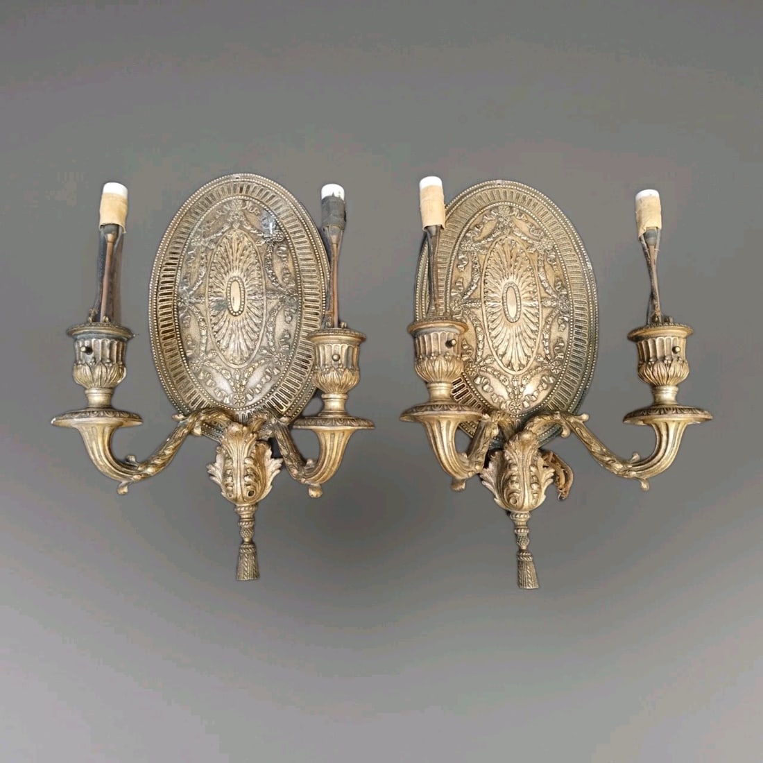 Pair of E.F. Caldwell Georgian Silvered Bronze Wall Sconces 15x7: Pair of E.F. Caldwell Georgian Silvered Bronze Wall Sconces 15x7 Large early pair of antique Georgian-style wall sconces by E.F. Caldwell. Crafted in silvered bronze with finely cast detailing, this a