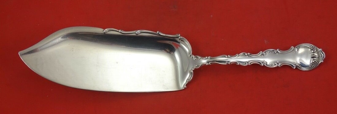 Gorham Strasbourg Sterling Silver Fish Server 11 1/2" with Lacing: Gorham Strasbourg Sterling Silver Fish Server 11 1/2" with Lacing Presenting the Strasbourg Fish Server crafted by Gorham, a stunning piece made of sterling silver. This elegant server features an app