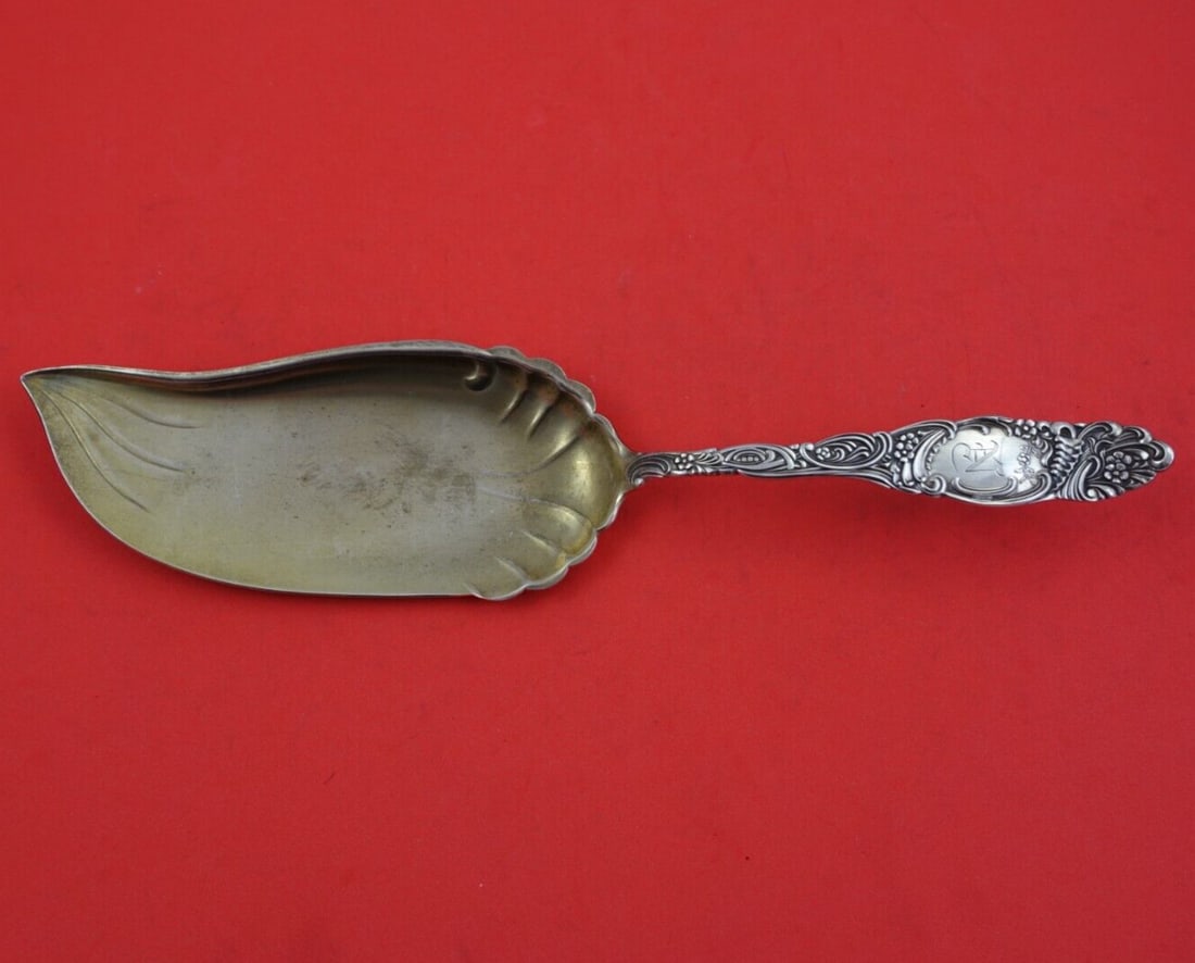 Towle Princess Sterling Silver Gold Washed Fish Server 10 In Heirloom: Towle Princess Sterling Silver Gold Washed Fish Server 10 In Heirloom This exquisite fish server from the 'Princess' pattern by Towle is crafted from sterling silver and features a stunning gold wash 