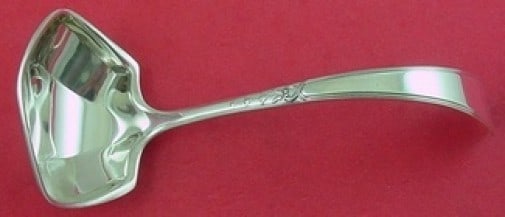Lunt Chateau Sterling Silver Gravy Ladle 6 Inch Classic Silverware: Lunt Chateau Sterling Silver Gravy Ladle 6 Inch Classic Silverware This exquisite 6" gravy ladle is crafted in sterling silver and features the elegant Chateau pattern by Lunt, a renowned maker establ