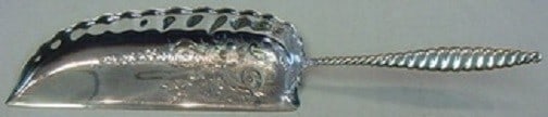 Whiting Oval Twist Sterling Silver Crumber 13 Bright-Cut: Whiting Oval Twist Sterling Silver Crumber 13 Bright-Cut This exquisite Oval Twist crumber by Whiting is a stunning example of early 20th-century craftsmanship. Made from high-quality sterling silver,