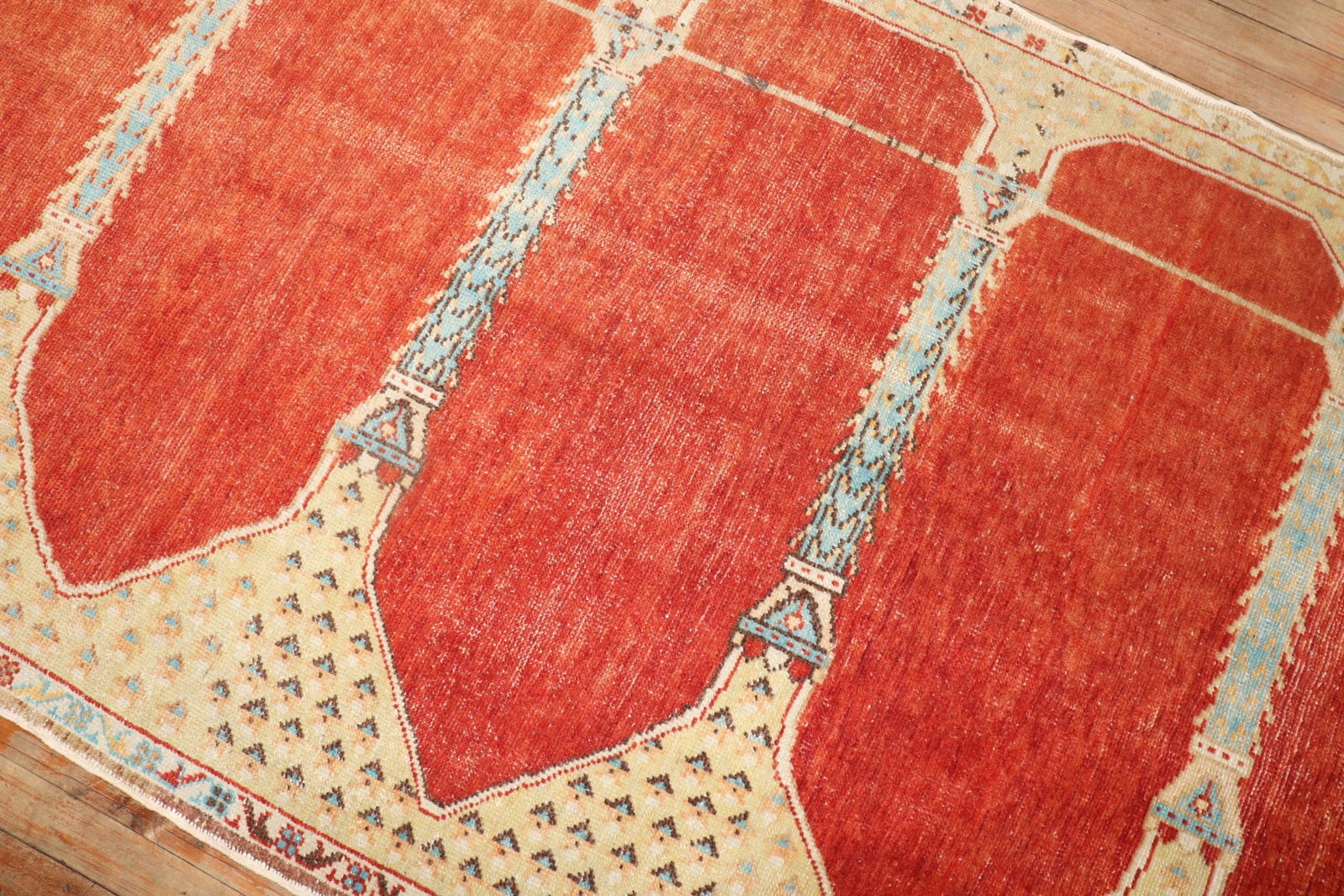 3' 10" x 11' 7" Sivas Turkish runner early 20th century: 3' 10" x 11' 7" Sivas Turkish runner early 20th century Early 20th century Turkish runner featuring a column niche design. This pre-owned Sivas runner offers a classic decorative pattern and tradition
