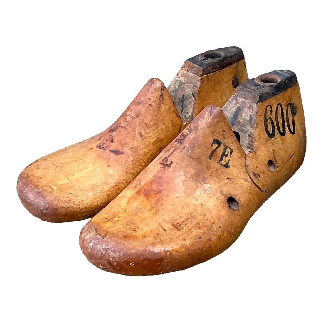 Pair of Antique Maple Shoe Lasts with Iron Tops Set of 2: Pair of Antique Maple Shoe Lasts with Iron Tops Set of 2 This set of two vintage patinated shoe lasts is crafted from maple wood with iron-reinforced tops. Originally used by early 20th-century cobble