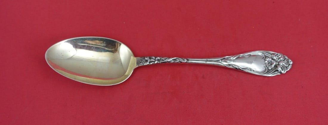 Lunt Narcissus Sterling Silver Serving Spoon 8 3/8" Vintage: Lunt Narcissus Sterling Silver Serving Spoon 8 3/8" Vintage This exquisite serving spoon is from the Narcissus pattern by Lunt, crafted in high-quality sterling silver. Measuring 8 3/8 inches, this pi