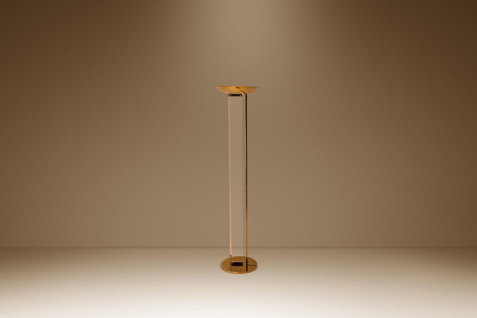 Freestanding Brass and Lucite Uplighter Floor Lamp by Fredrick Ramond 1986: Freestanding Brass and Lucite Uplighter Floor Lamp by Fredrick Ramond 1986 This Mid-Century Modern Hollywood Regency "Uplighter" freestanding floor lamp was designed by Fredrick Ramond in the USA, cir