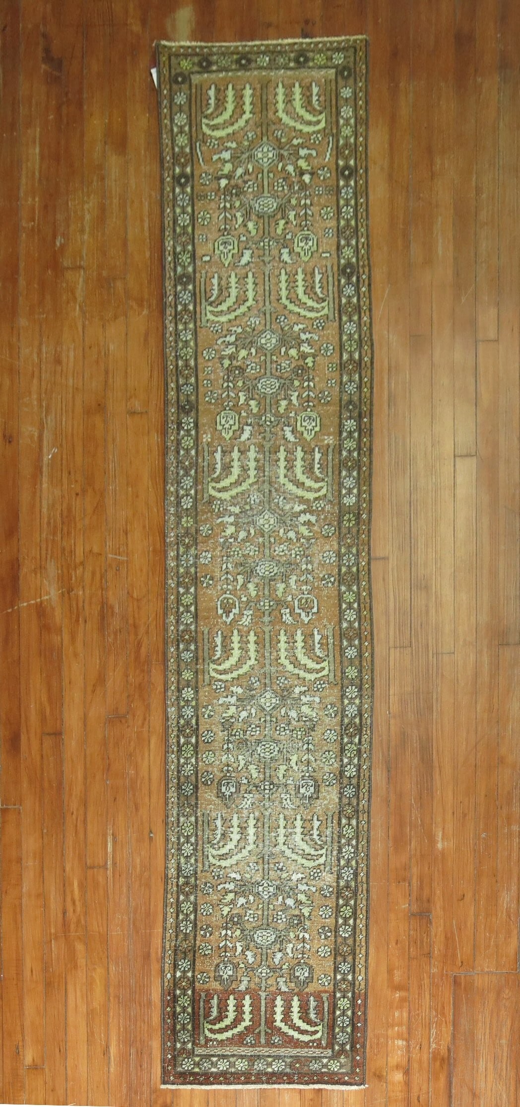 1' 10" x 9' 6" Shabby Chic Heriz Serapi Runner Rug: 1' 10" x 9' 6" Shabby Chic Heriz Serapi Runner Rug A narrow antique Heriz runner with a shabby chic look. This pre-owned runner is identified as a Serapi/Heriz type and offers a long, slim profile sui