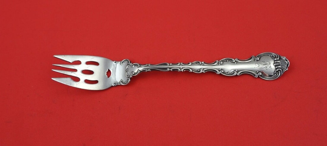 Gorham Strasbourg Sterling Silver Fish Fork 7 inch with Lacing: Gorham Strasbourg Sterling Silver Fish Fork 7 inch with Lacing This exquisite fish fork is part of the Strasbourg pattern by Gorham, crafted from sterling silver. Measuring 7 inches, it features elega
