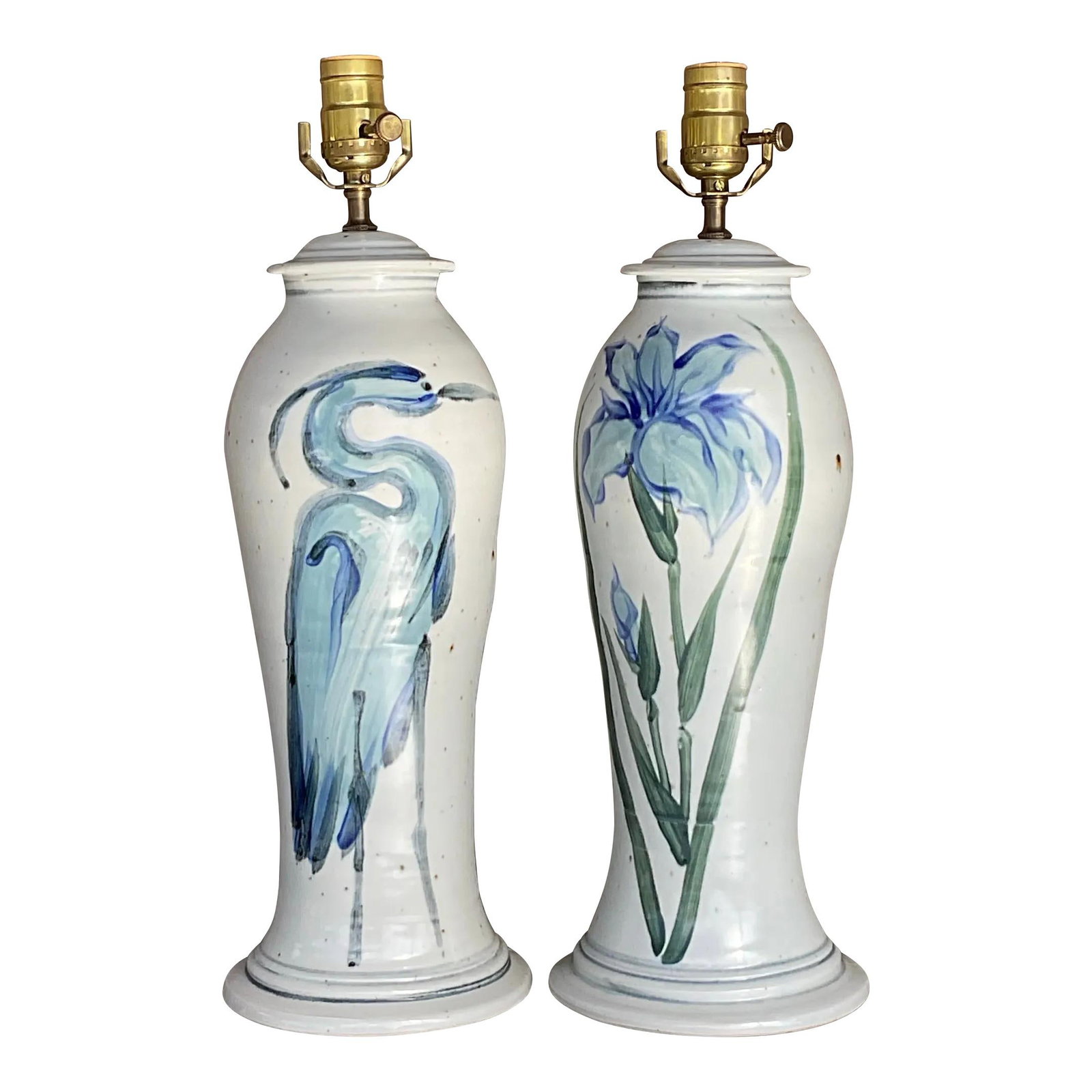 Vintage Hand Painted Ceramic Lamps Pair Florida Motif Crane Bamboo: Vintage Hand Painted Ceramic Lamps Pair Florida Motif Crane Bamboo This exquisite pair of vintage hand-painted ceramic lamps features a charming Florida motif, adorned with elegant cranes and intricat