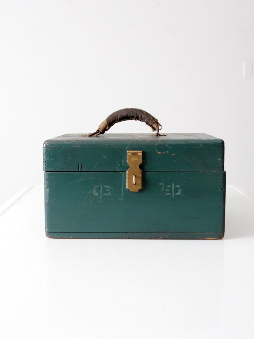 Vintage Green Wooden Tool Box with Leather Handle and Brass Lock: Vintage Green Wooden Tool Box with Leather Handle and Brass Lock Organize your workspace with this charming vintage wooden tool box. Featuring a painted green finish, this storage box includes a durab