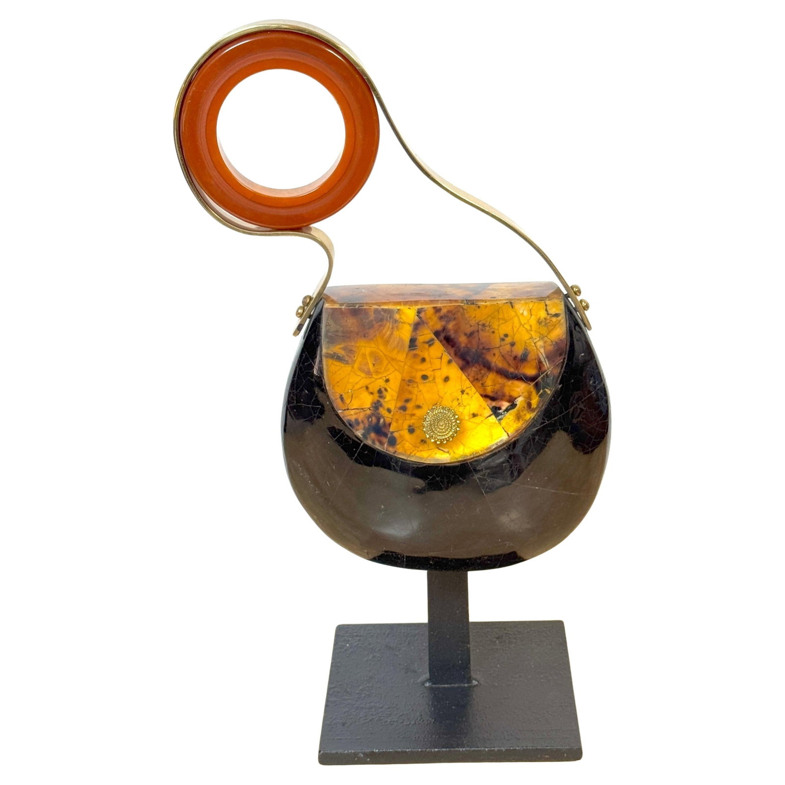 1980s Museum Mounted Italian Pop Art Purse Sculpture: 1980s Museum Mounted Italian Pop Art Purse Sculpture This striking 1980s Italian Pop Art sculpture is designed in the shape of a purse and expertly mounted on a museum stand. Measuring 16 in (40.64 cm